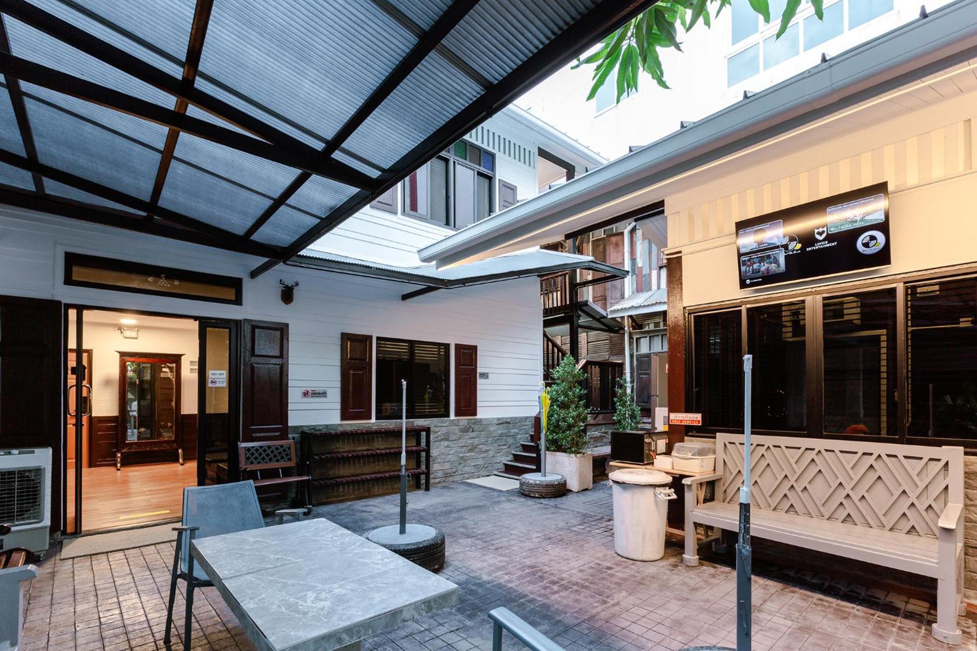 Diff Hostel Bangkok Esterno foto
