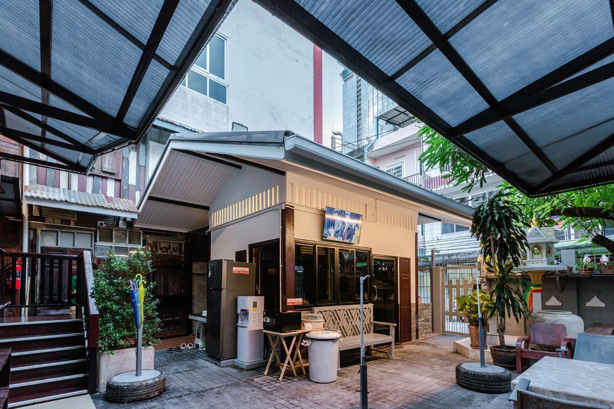 Diff Hostel Bangkok Esterno foto
